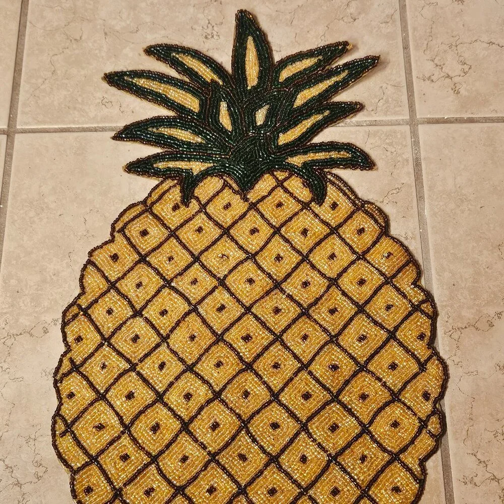 RARE ISAAC MIZRAHI SUMMER PINEAPPLE CRYSTAL BEADED PLACEMAT CHARGER CENTERPIECE